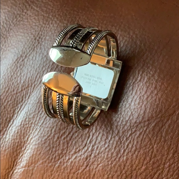 B2GOFREE 🍭Silver cuff bracelet watch - Picture 6 of 7